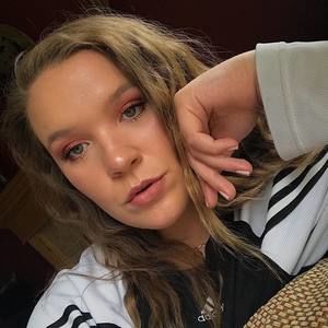 Meet your Posher, Mandy